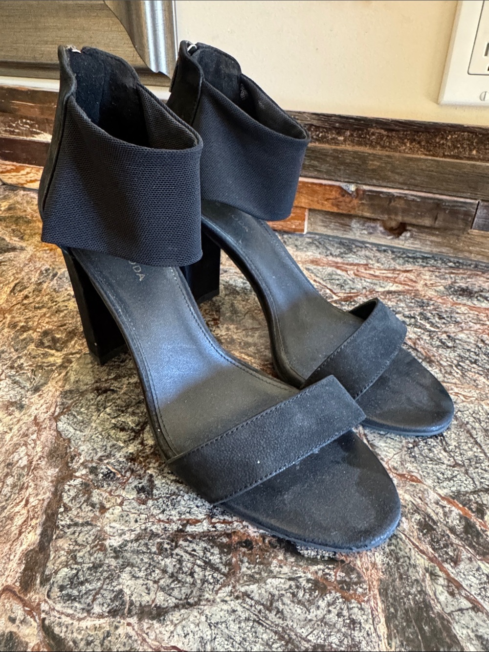 Pelle Moda Black Block Heel Ankle Strap Sandals